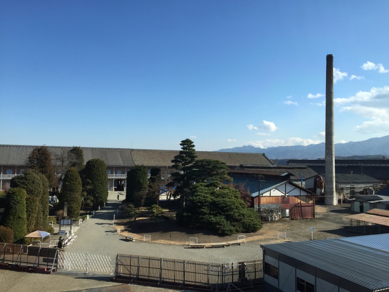 煙突と中庭