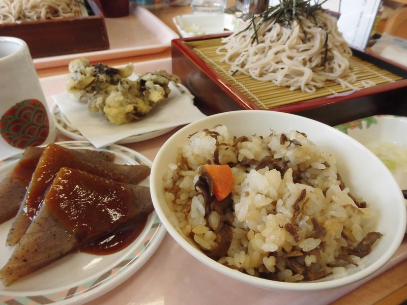 舞茸ごはんと蕎麦定食