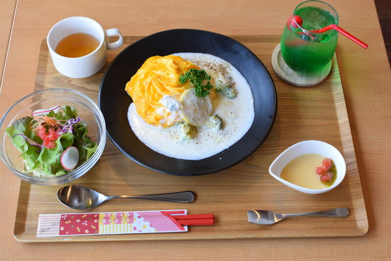 あさりのレモンクリームソースオムライスセット