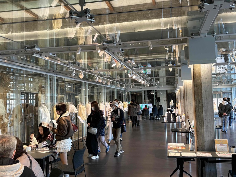 第5回 富岡シルク手編みニット展　会場風景